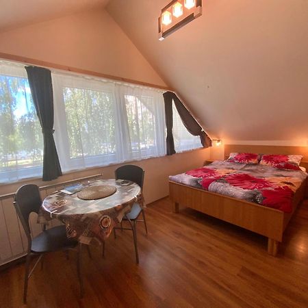 Elso Fecske Apartmanok Siofok Ngoại thất bức ảnh