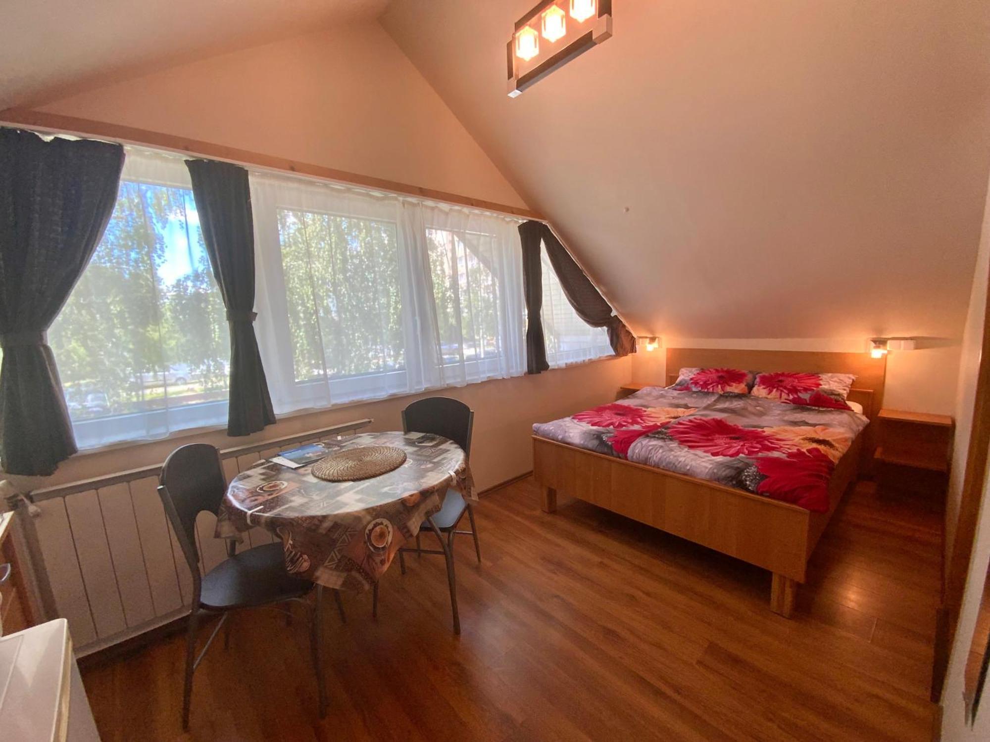 Elso Fecske Apartmanok Siofok Ngoại thất bức ảnh