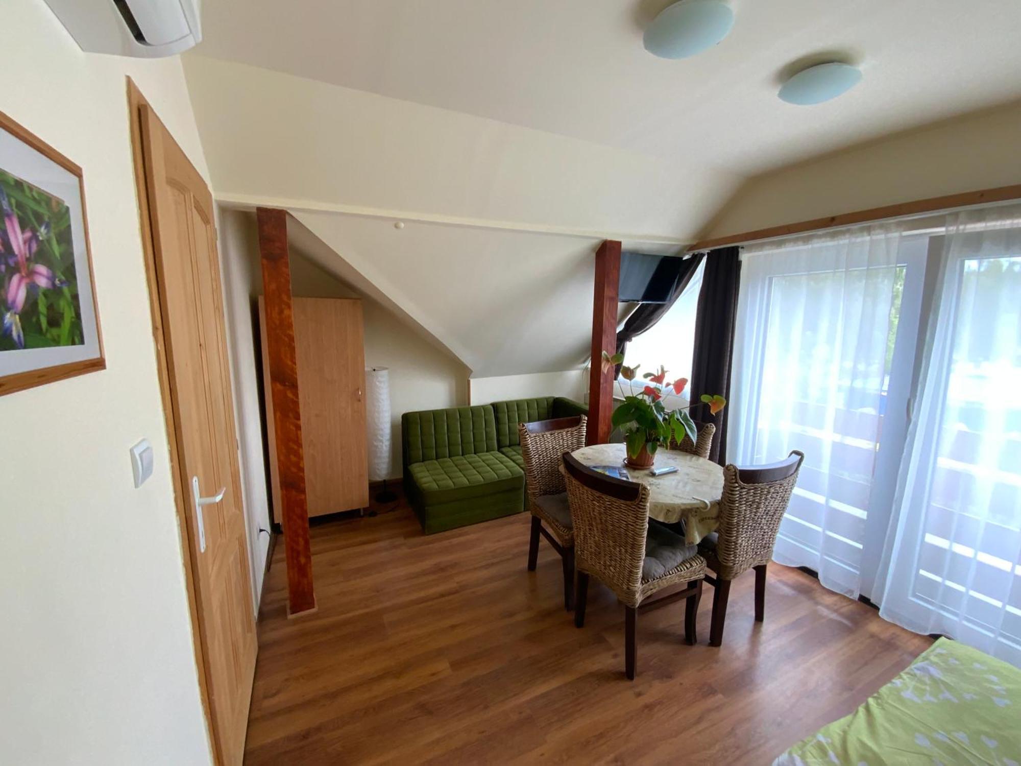 Elso Fecske Apartmanok Siofok Ngoại thất bức ảnh