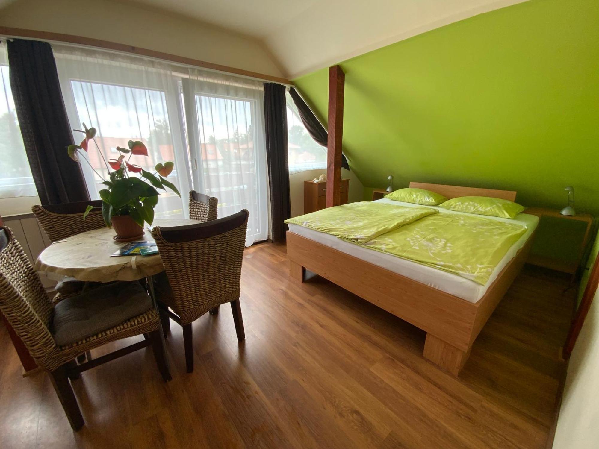Elso Fecske Apartmanok Siofok Ngoại thất bức ảnh