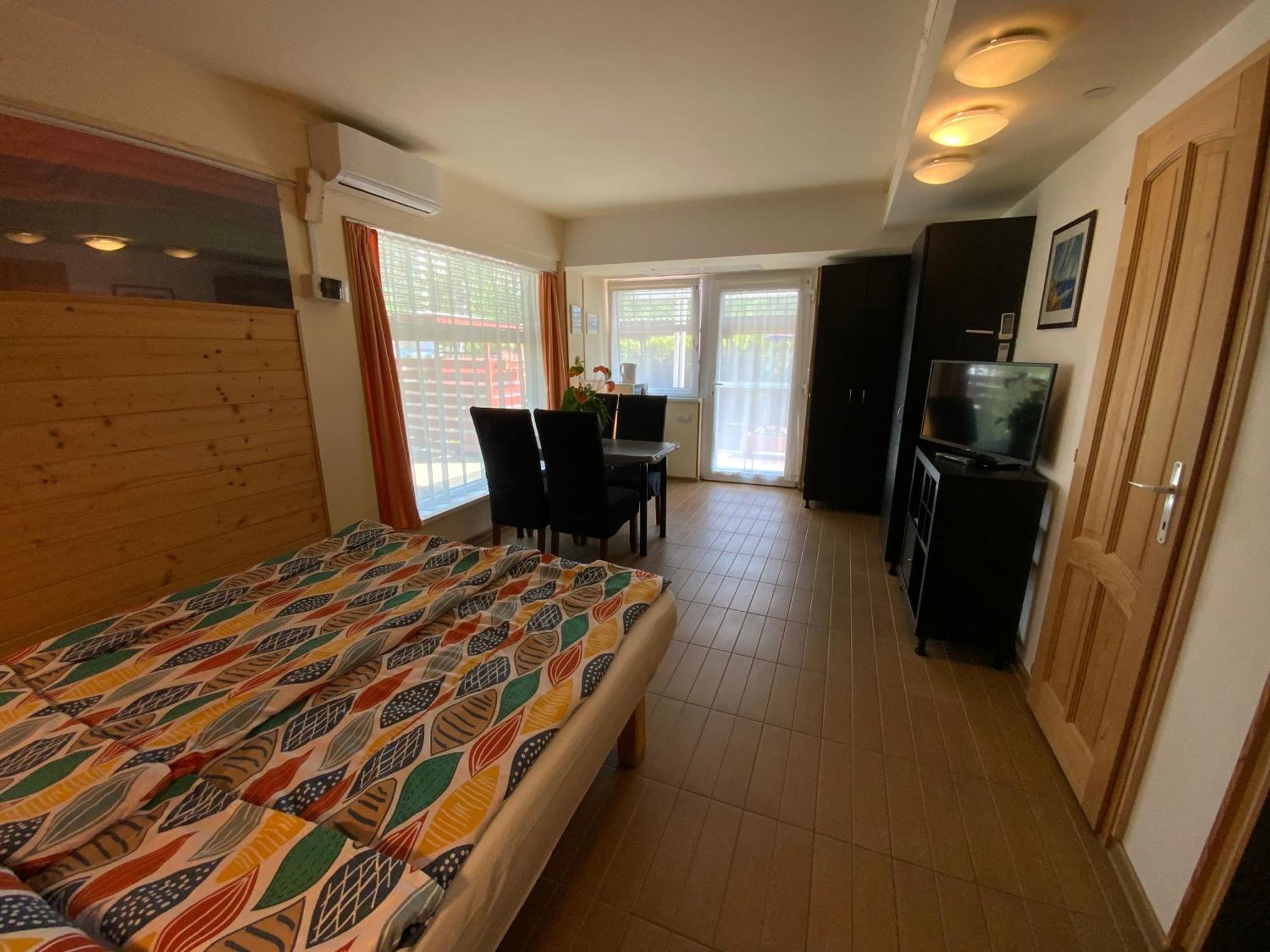 Elso Fecske Apartmanok Siofok Ngoại thất bức ảnh